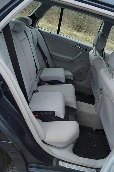 Mercedes-Benz C200 9 of 10