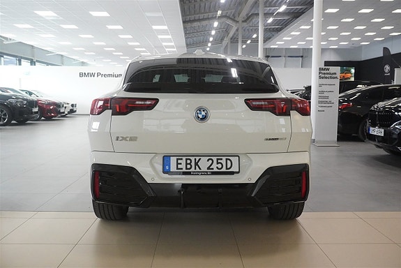BMW iX2 4 of 17