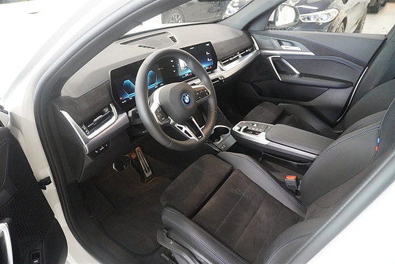BMW iX2 2 of 17