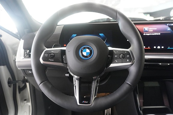 BMW iX2 10 of 17