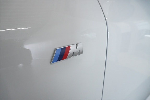 BMW iX2 14 of 17