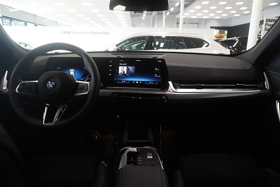 BMW iX2 8 of 17