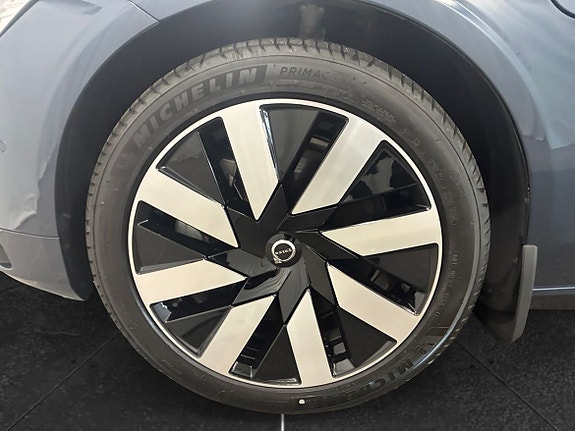 Volvo V90 9 of 16