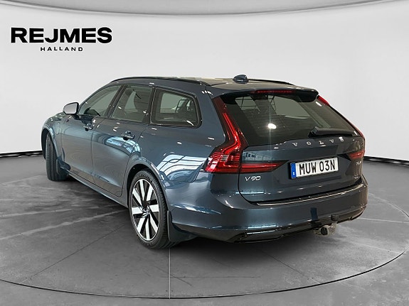 Volvo V90 2 of 16