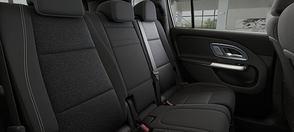 Mercedes-Benz GLB350 6 of 6