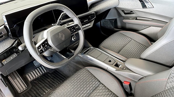 Renault Clio 11 of 12