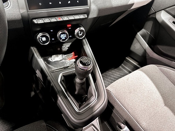 Mitsubishi Colt 10 of 15