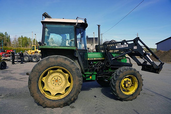 JOHN DEERE 1640 2 of 5