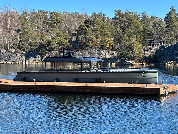 Angus E44 Cabin - 2026