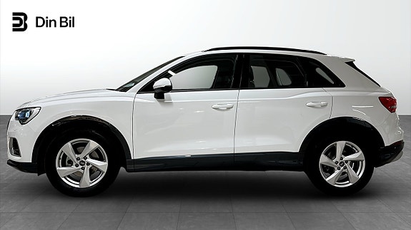 Audi Q3 2 of 5