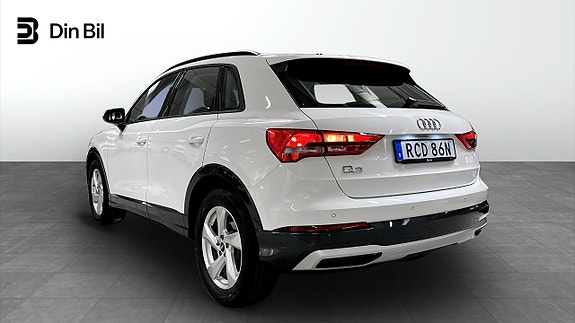 Audi Q3 3 of 5