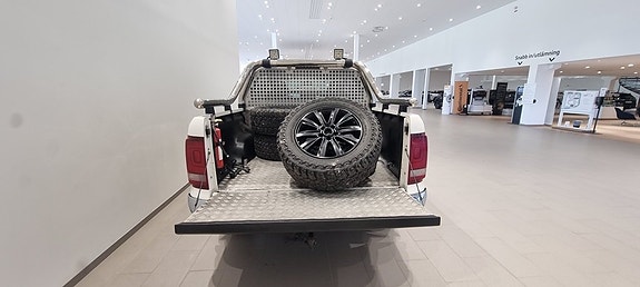 Volkswagen Amarok 6 of 11