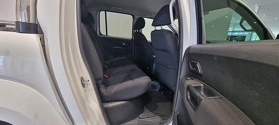 Volkswagen Amarok 10 of 11