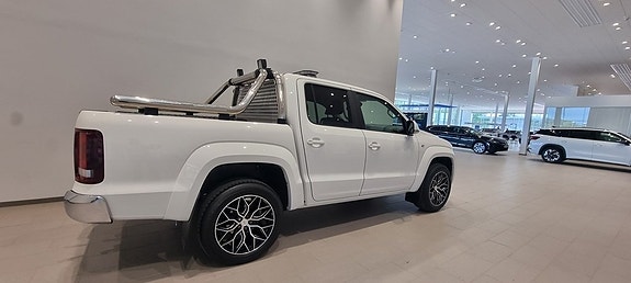 Volkswagen Amarok 2 of 5