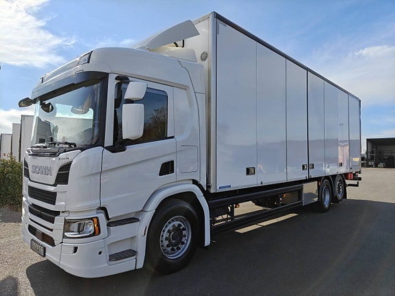 Scania P410 6x2*4 Skåpbil (24 Pallars)