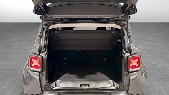 Jeep Renegade 10 of 15