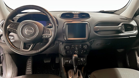 Jeep Renegade 4 of 15