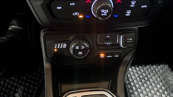 Jeep Renegade 15 of 15