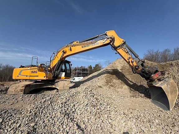 Liebherr R 926 WLC med 3st skopor och rotortilt