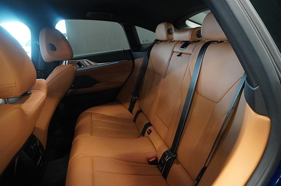 BMW i4 7 of 16