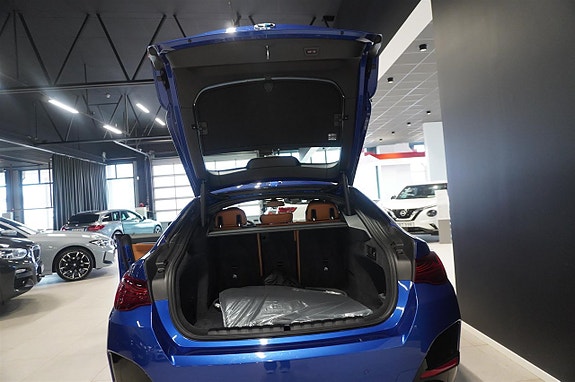BMW i4 6 of 16