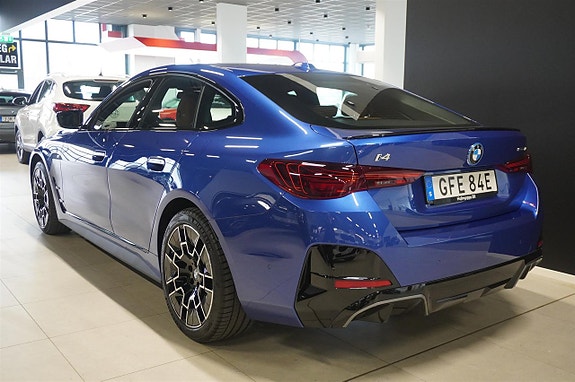 BMW i4 3 of 16