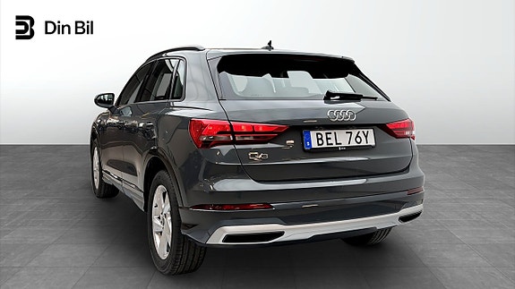 Audi Q3 3 of 5