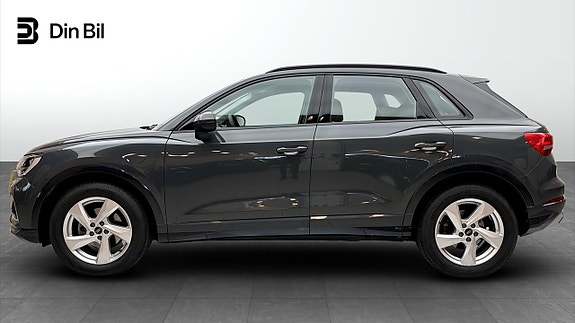 Audi Q3 2 of 5