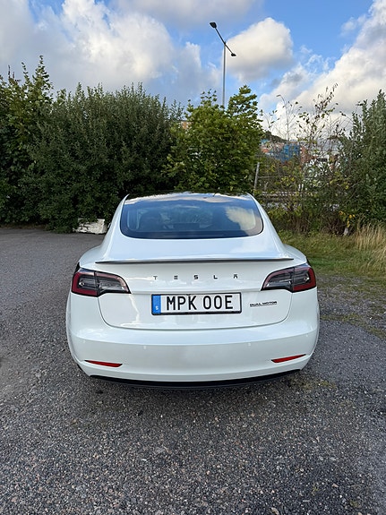 Tesla Model 3 9 of 20