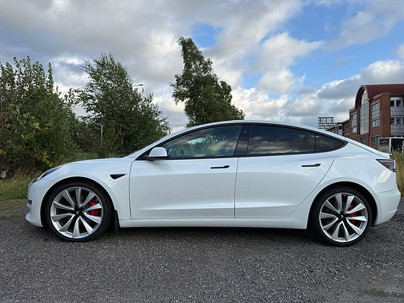 Tesla Model 3 7 of 20