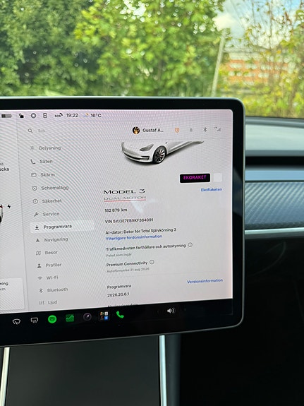 Tesla Model 3 13 of 20