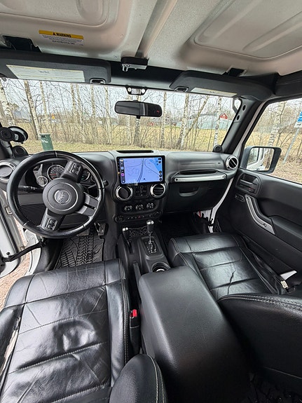 Jeep Wrangler Unlimited 5 of 5