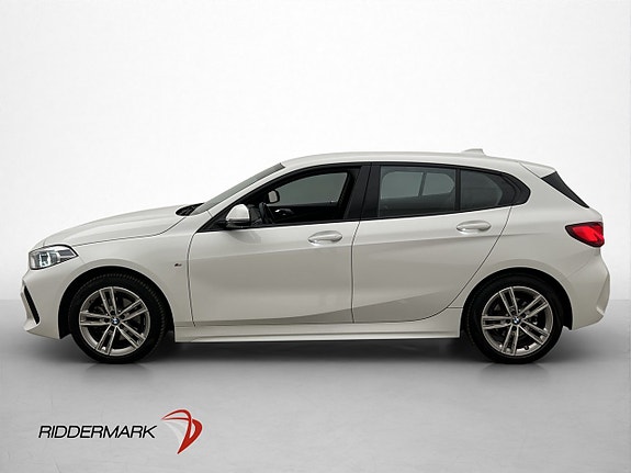 BMW 118i 2 of 5