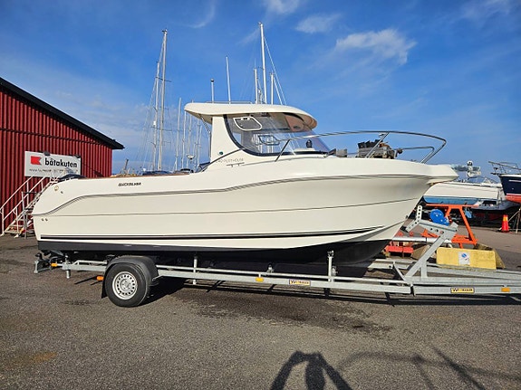 Quicksilver Pilothouse 640