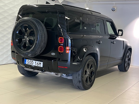 Land Rover Defender 110 6 of 8