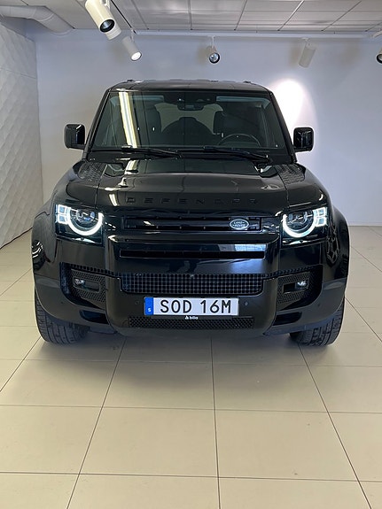 Land Rover Defender 110 3 of 8