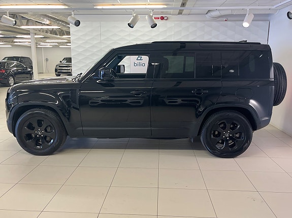 Land Rover Defender 110 4 of 8