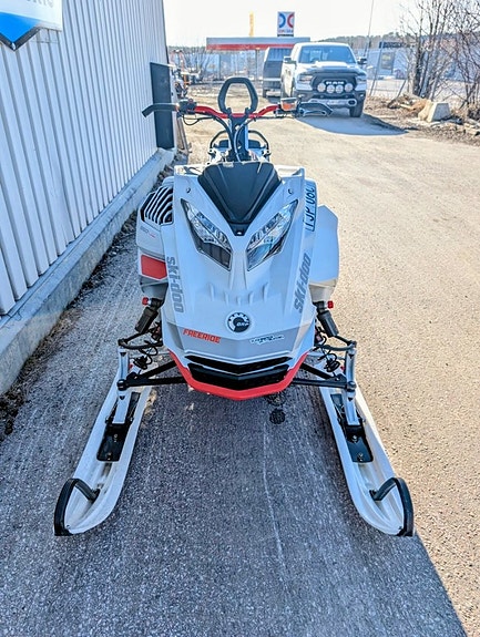 Ski-Doo Freeride 154" 850 E-tec Turbo 3 of 4
