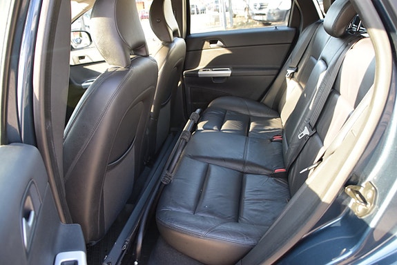 Volvo V50 10 of 22