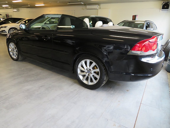Volvo C70 2 of 5