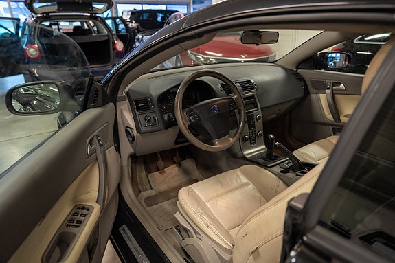 Volvo C70 17 of 27