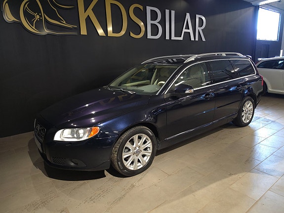 Volvo V70 2 of 5