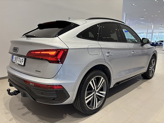 Audi Q5 2 of 27