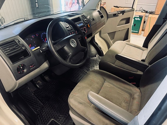 Volkswagen Transporter 10 of 17