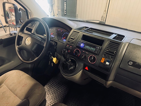 Volkswagen Transporter 13 of 17