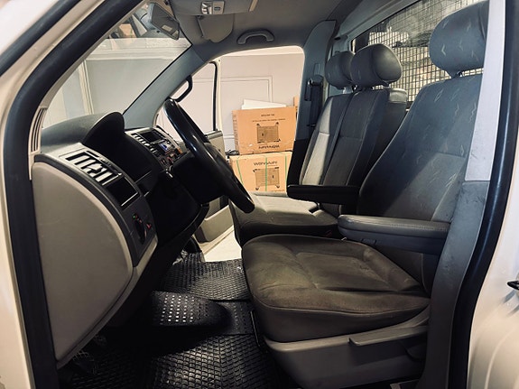 Volkswagen Transporter 15 of 17