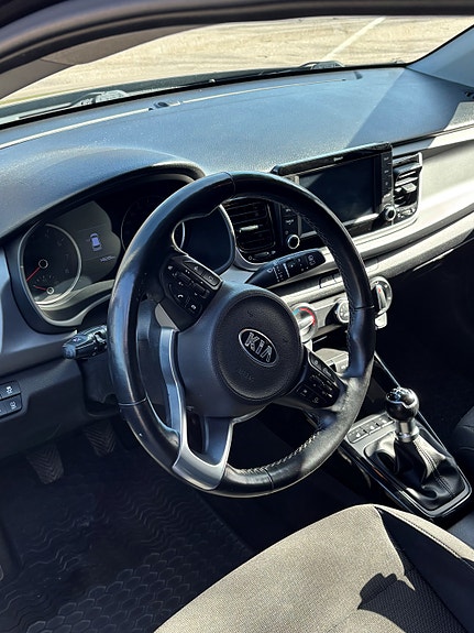 Kia Rio 5 of 5
