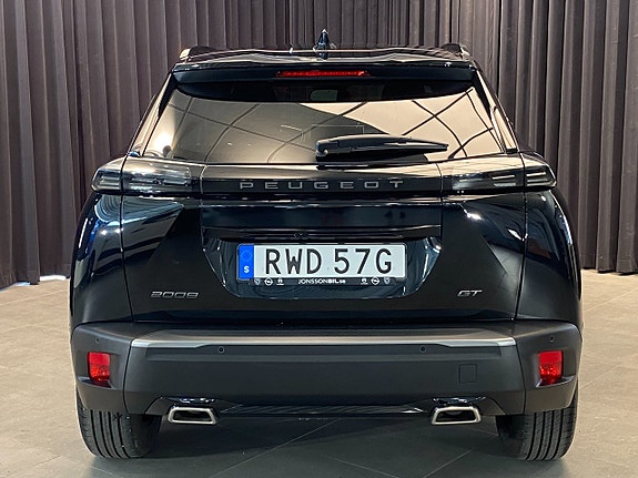 Peugeot 2008 2 of 5