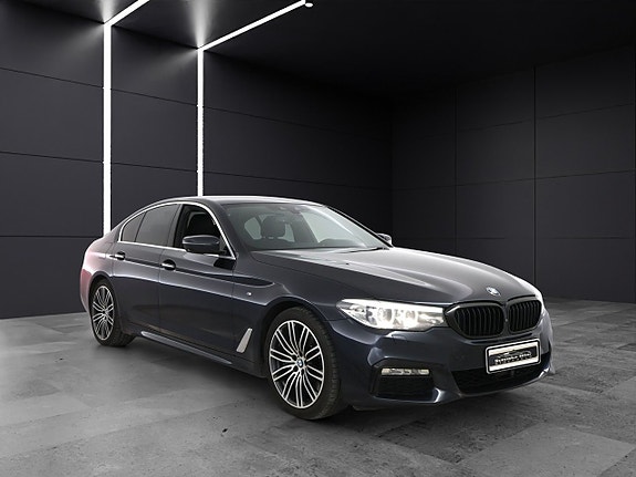 BMW 540i 3 of 5