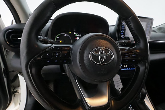 Toyota Yaris 15 of 28